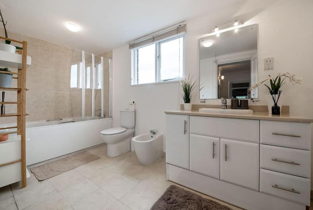 Knightsbridge Two Bed Apartment London Ngoại thất bức ảnh