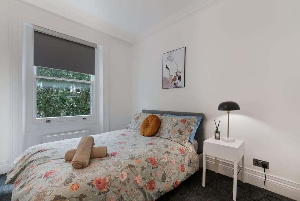 Knightsbridge Two Bed Apartment London Ngoại thất bức ảnh