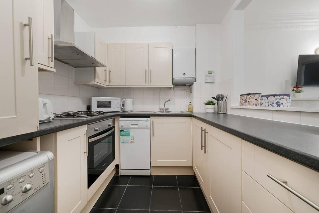 Knightsbridge Two Bed Apartment London Ngoại thất bức ảnh