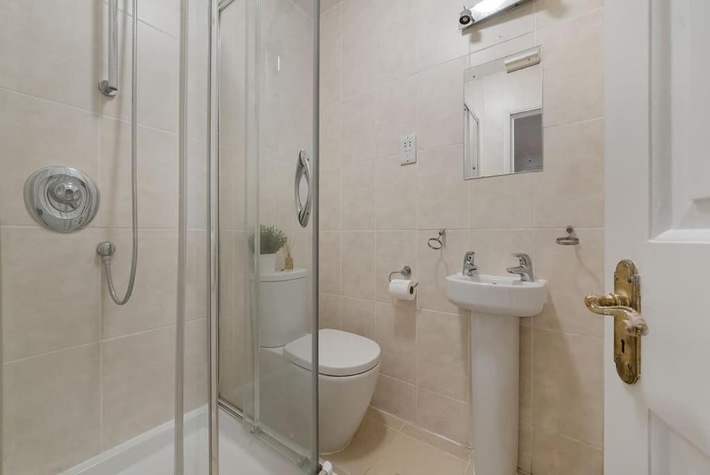 Knightsbridge Two Bed Apartment London Ngoại thất bức ảnh